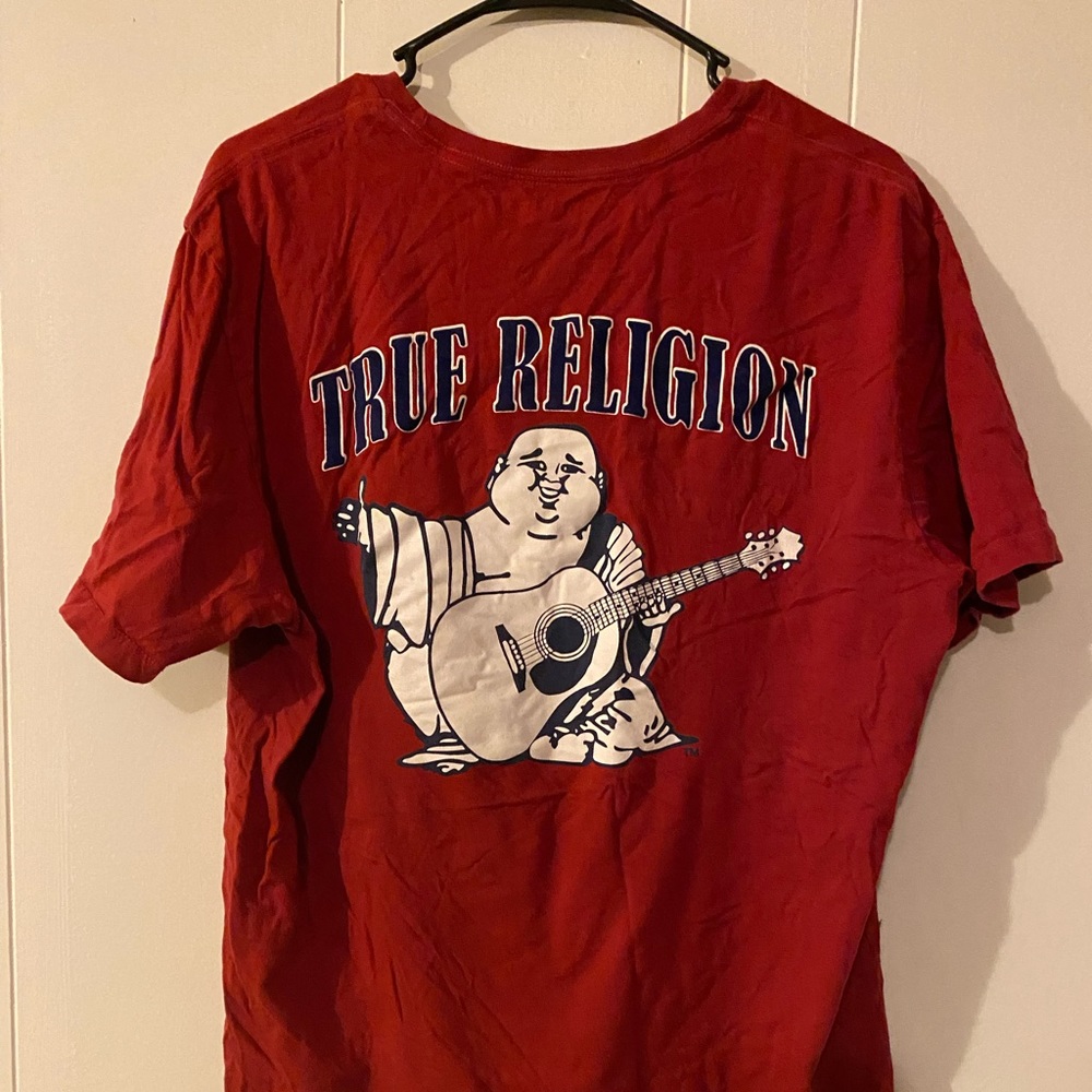 Red true religion t-shirt